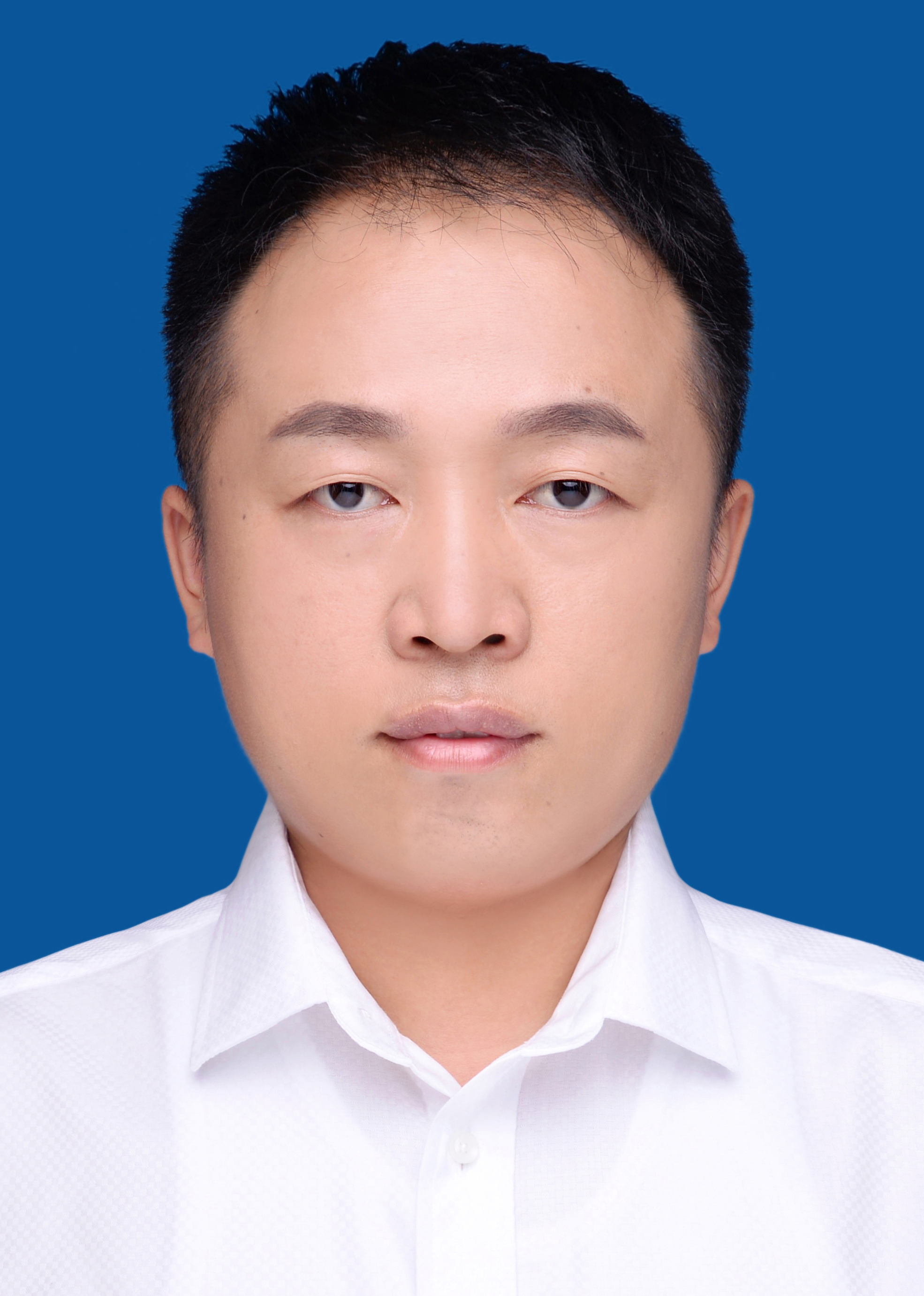 闫东伟