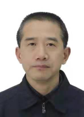董坤	