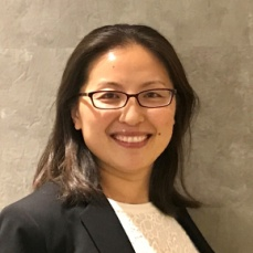 杨玲	
