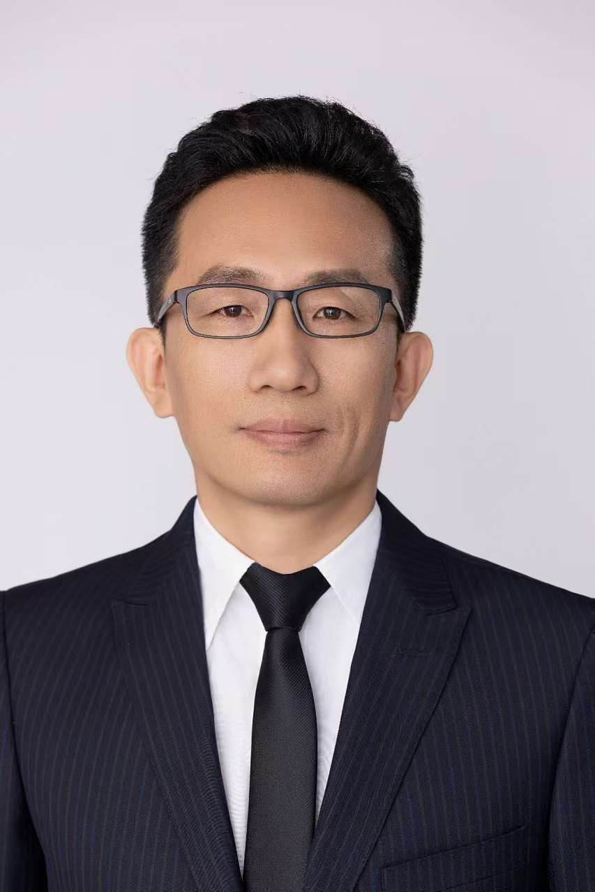 侯春雷